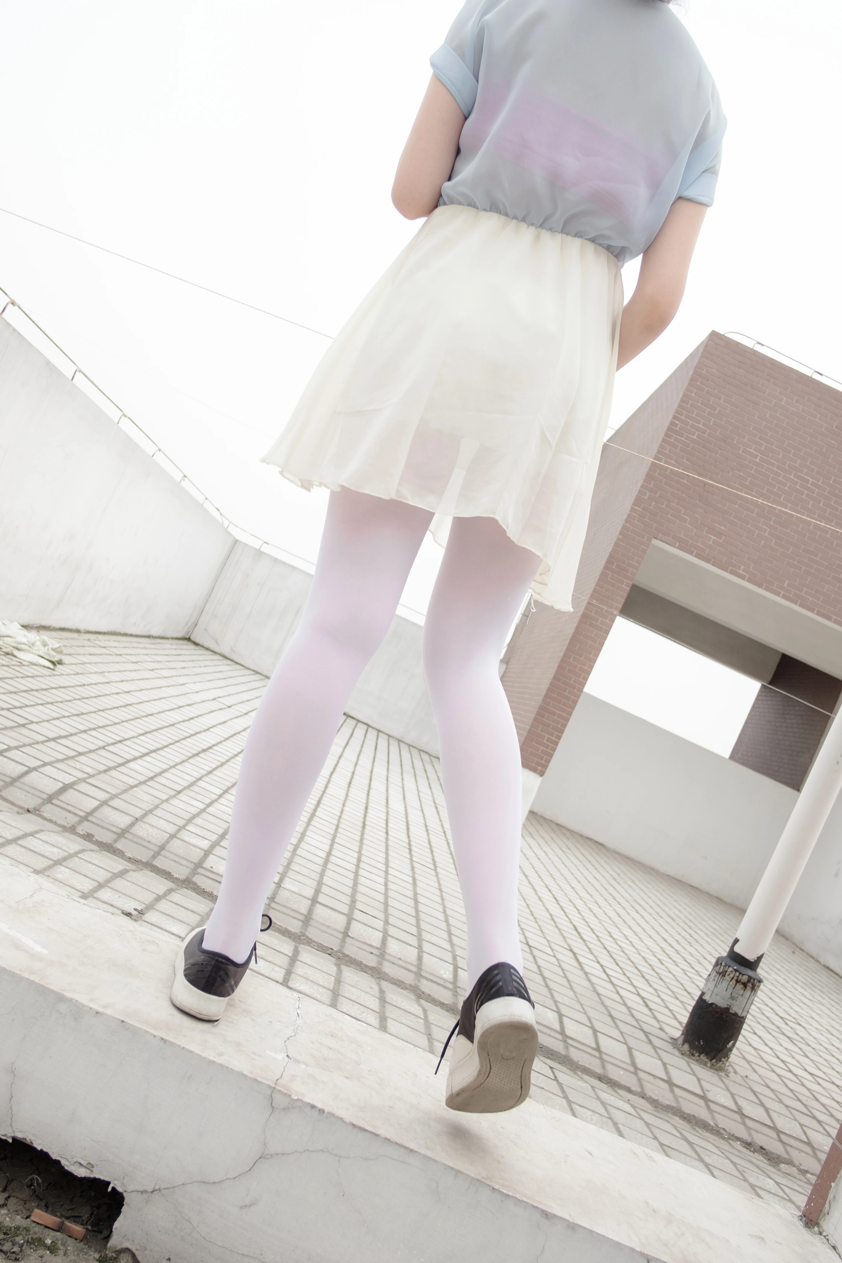 森萝财团 [R15-007] 窗台上的薄纱少女 [83P]插图6